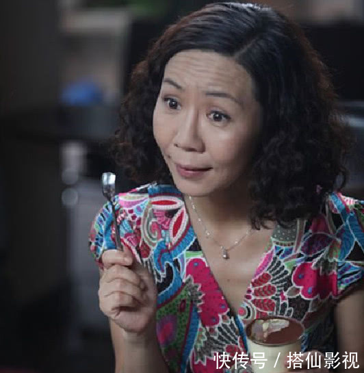 她是许晴的老同学，曾因长相丑被全班嘲笑，如今的身份让人想不到