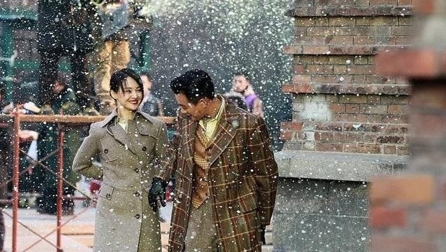 讲述@杨幂郑爽张一山任嘉伦陈伟霆李易峰扎堆谍战剧,高强度类型剧发力