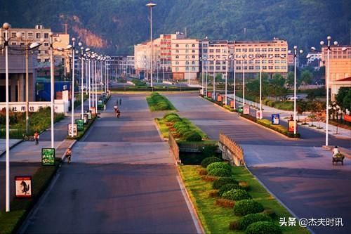 农村的人越来越少了，国家却大力建设新农村？