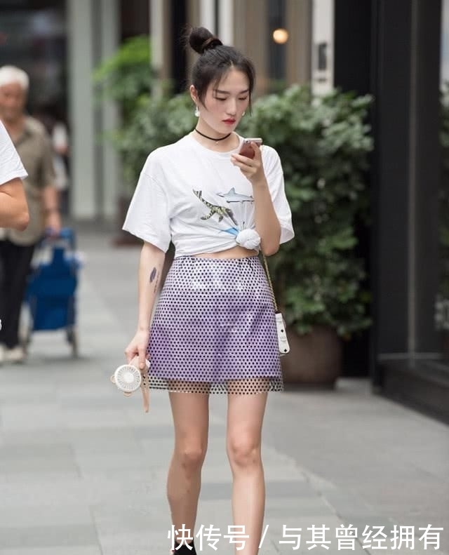 『女生』胯宽腿粗的梨形身材女生,一定要买这三条裙子,穿上后超级显瘦