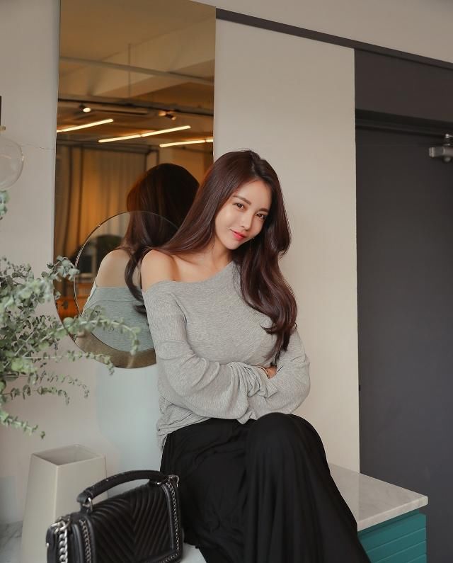 人像摄影：选择浅色的衣服，让小姐姐看上去更加的粉嫩动人