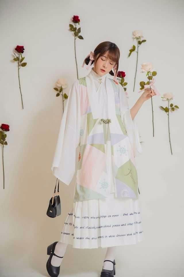 徐娇不仅穿汉服很美，穿上星空裙更是惊艳，秒变“成熟女人”！