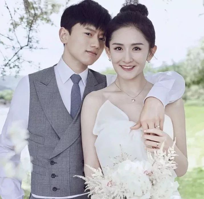 李小璐夜宿门是造谣？唐嫣罗晋没分手？张雨绮不受离婚影响？包贝尔炒作无下限？张杰粉丝diss谢娜？