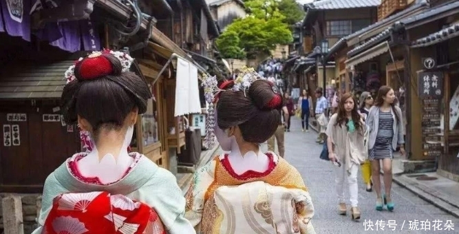 赚中国游客的钱,日本人两字评价引愤怒,国人还贴着脸皮去旅游!
