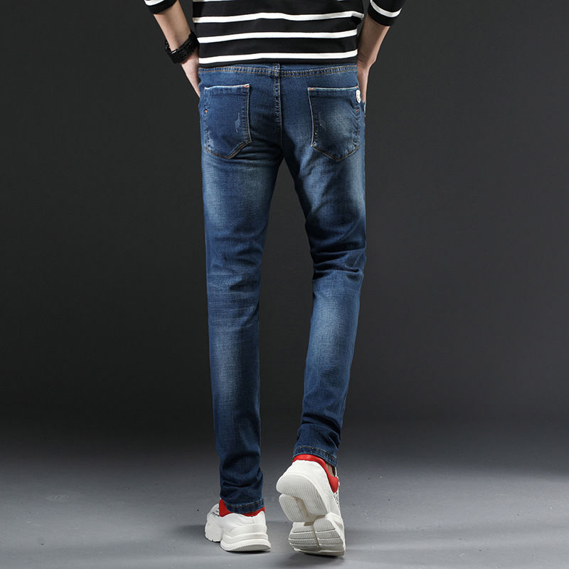 男人一旦55了，千万别再上衣塞裤子!照下图打扮，女人百看不厌