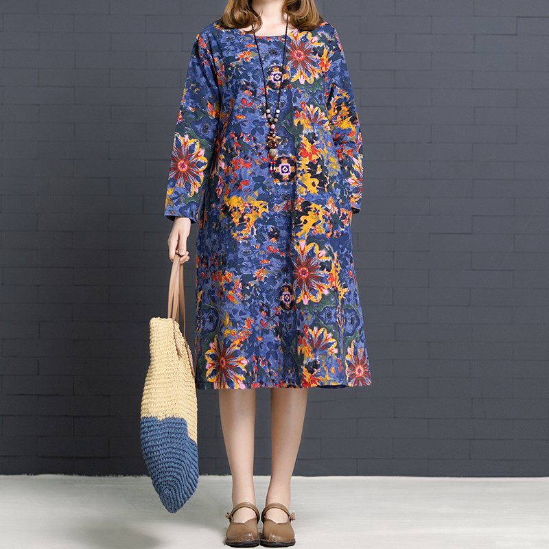 别傻傻穿打底裤了!今秋流行棉麻裙+平鞋，适合45-60岁女人