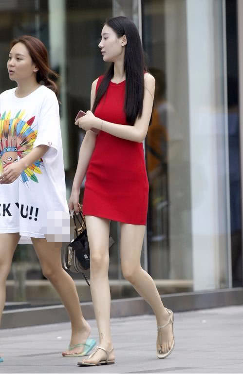 姐姐高贵典雅的气质,含辞未吐,气若幽兰 网友:没有对比就没有