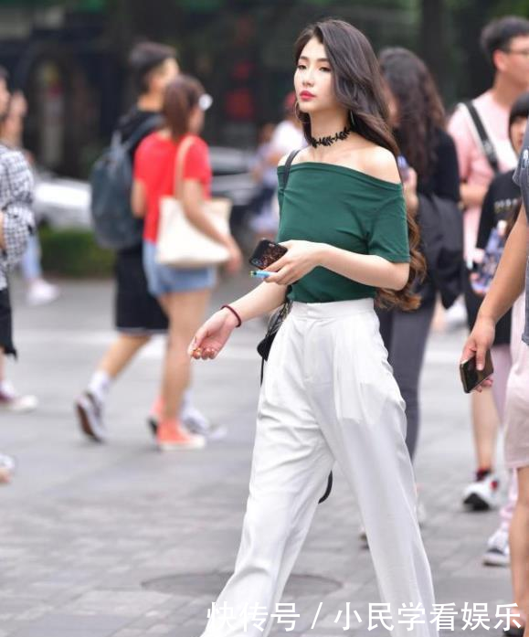  「硬币」街拍穿搭：我们就像硬币的两面，不分开，却永远不会在一起！