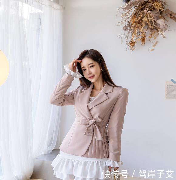 抹胸@孙允珠白色抹胸鱼尾裙，时尚优雅女人味十足