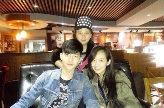 杨洋新恋情曝光?是鼎鼎大名大4岁的她,不是绯