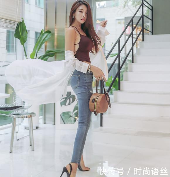 紧身牛仔裤，让你更显青春阳光！