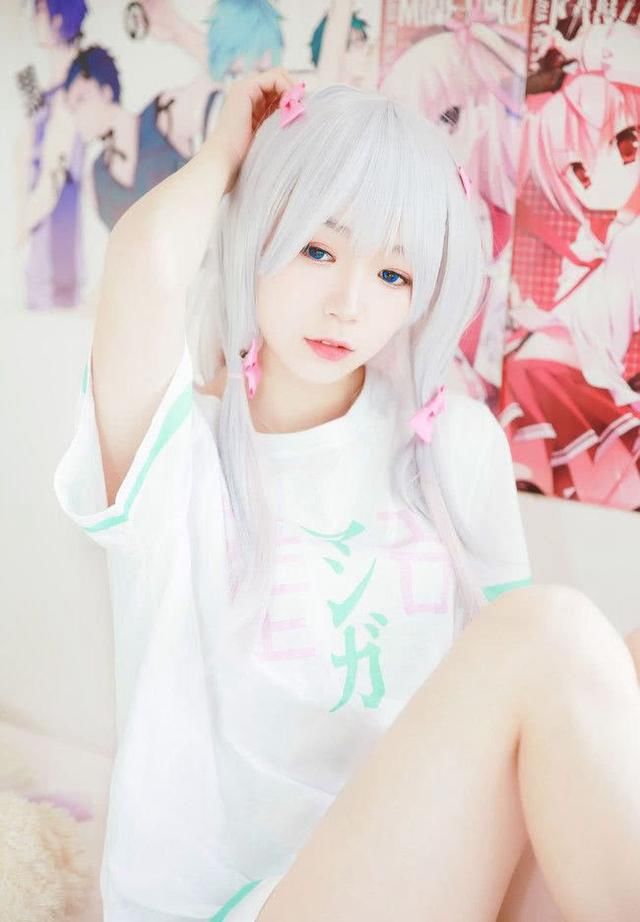 呆萌小姐姐的和泉纱雾cos：裸足美腿，足控福利！