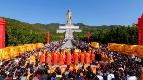 河南花10年耗资12亿建造的大佛，如今却成了真正的清净之地