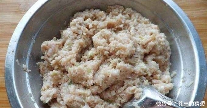  「天冷」天冷时，馒头饵只要加点“它”，不管在哪钓，板鲫不想上钩都难