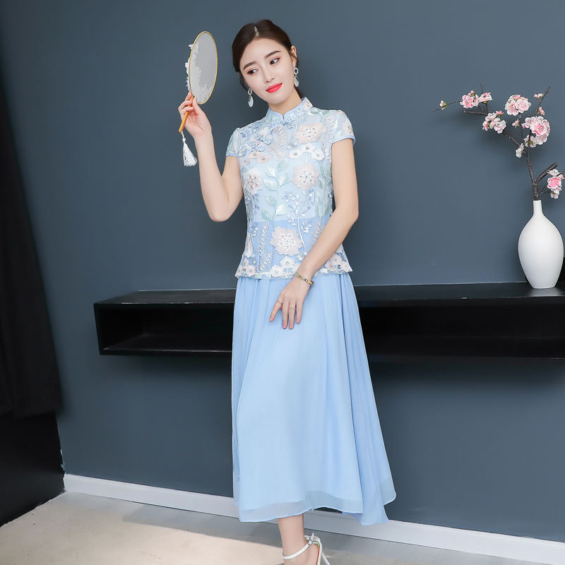 没有比旗袍更撩人的裙子了，洋气美嫩，惊艳群芳不是梦