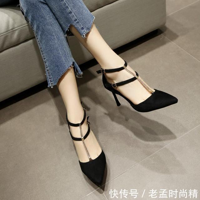 漂亮:职场精英穿漂亮的高跟鞋,拉伸腿部曲线,尽情展现你的婀娜多姿!