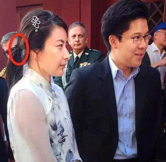 郭晶晶一直在众多豪门媳妇中比较让人关注，一身人鱼装艳惊四座