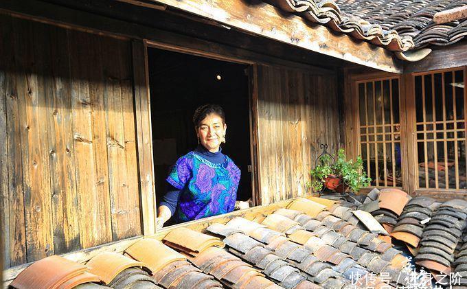 浙江丽水平田村，传统村落改造成了特色民宿，吸引了众多游客前来