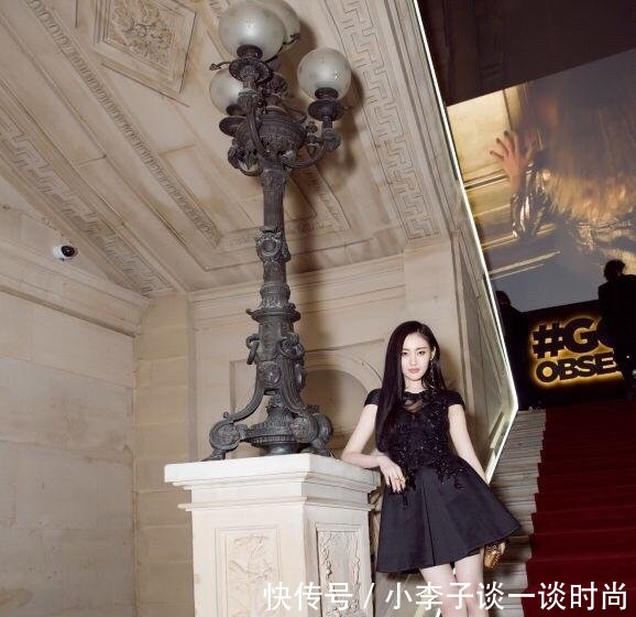 张天爱在红毯上这腿简直白的发光，还特别显长，女人味气场全开啊