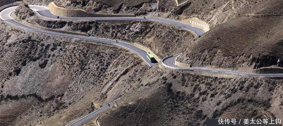  【24小时】川藏线上的这座桥, 因一名战士被浇筑其中, 现24小时