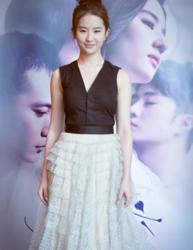 刘亦菲的5件礼服，我最喜欢第三个，最后一个让宋承宪心动！