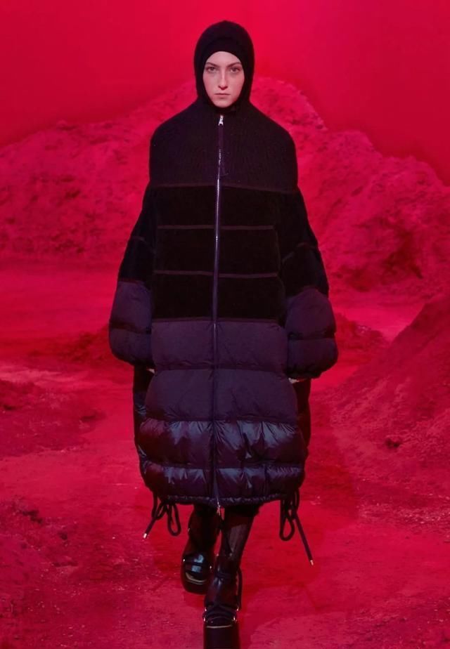 设计师@2020秋冬 Genius 系列：多个天才设计师的合作系列，MONCLER
