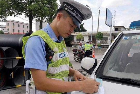 车主福利！驾驶证的“加分政策”已出台，可加6分，车主相互转告