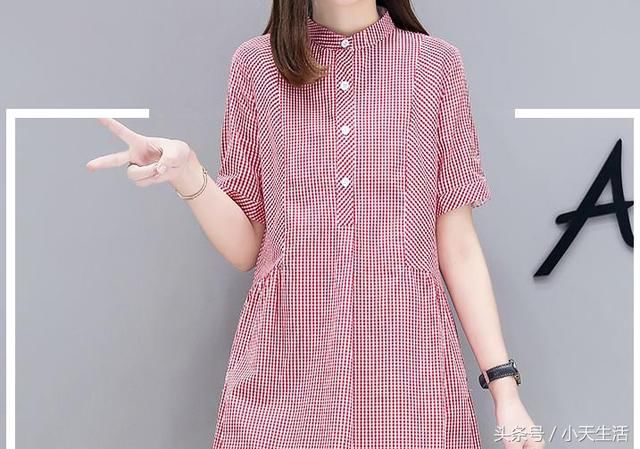 去年的连衣裙已经淘汰了，现在都流行这样的连衣裙，贼好看又实惠