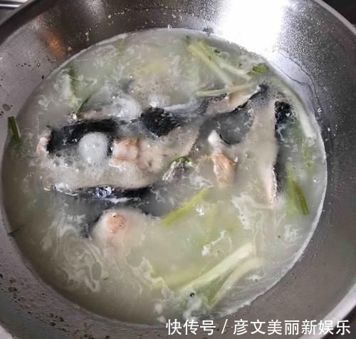  『黑鱼』天生的“捕鱼神器”，河里一扔，就能捕鱼，网友：太方便了吧！