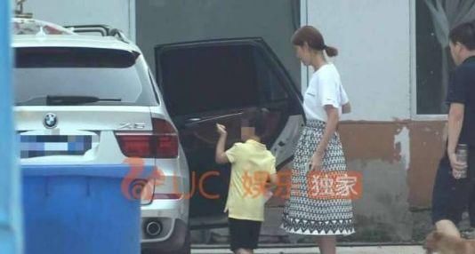 延禧女主整容?王宝强恋情曝光?金星复婚?朱一龙粉丝给三叔开反黑站?某鲜肉记恨小花?小扒问答回复