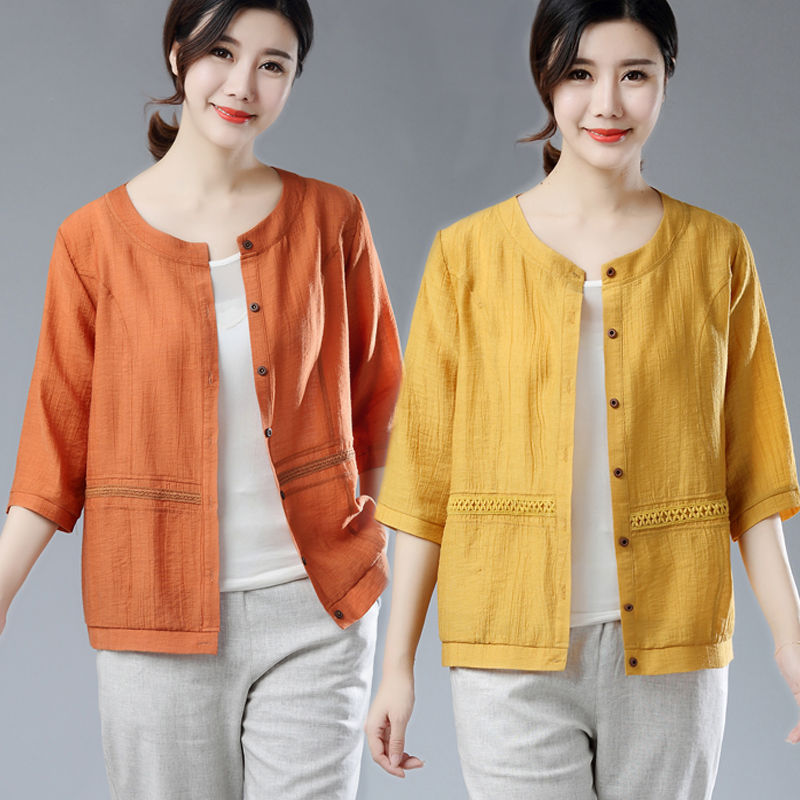 新颖又不贵的秋装妈妈外套，时髦又减龄，穿出时尚感