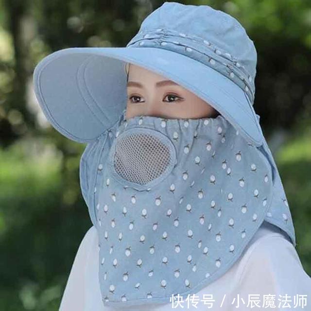 『没错』三伏天出门像烤火,戴顶遮阳帽准没错,防晒减龄,引人侧目