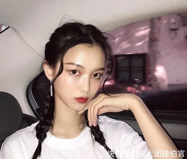  『扎发真』别总是“披头散发”！2020年大火的5种“扎发”，不挑人还好看！