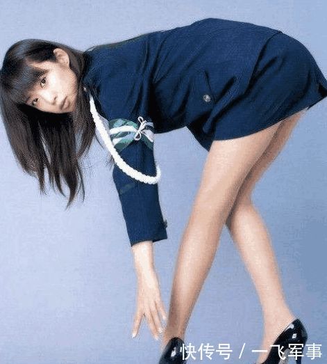 各国女兵穿上裙子以后, 此国女兵的裙子最短, 本国女兵最漂亮