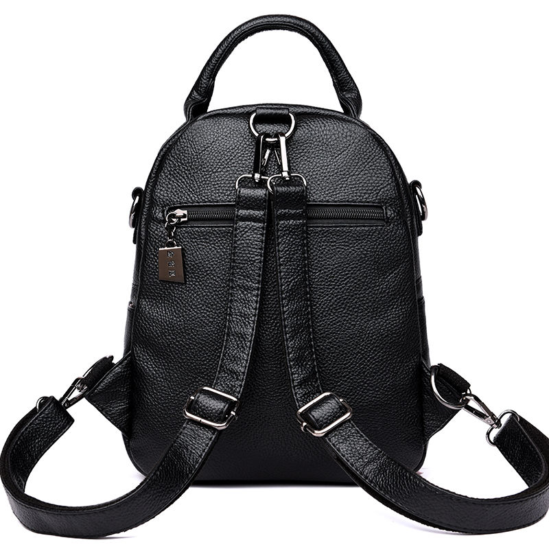 为什么很多女人，出门逛街会拎一款这样的女包?款款精致又简约~