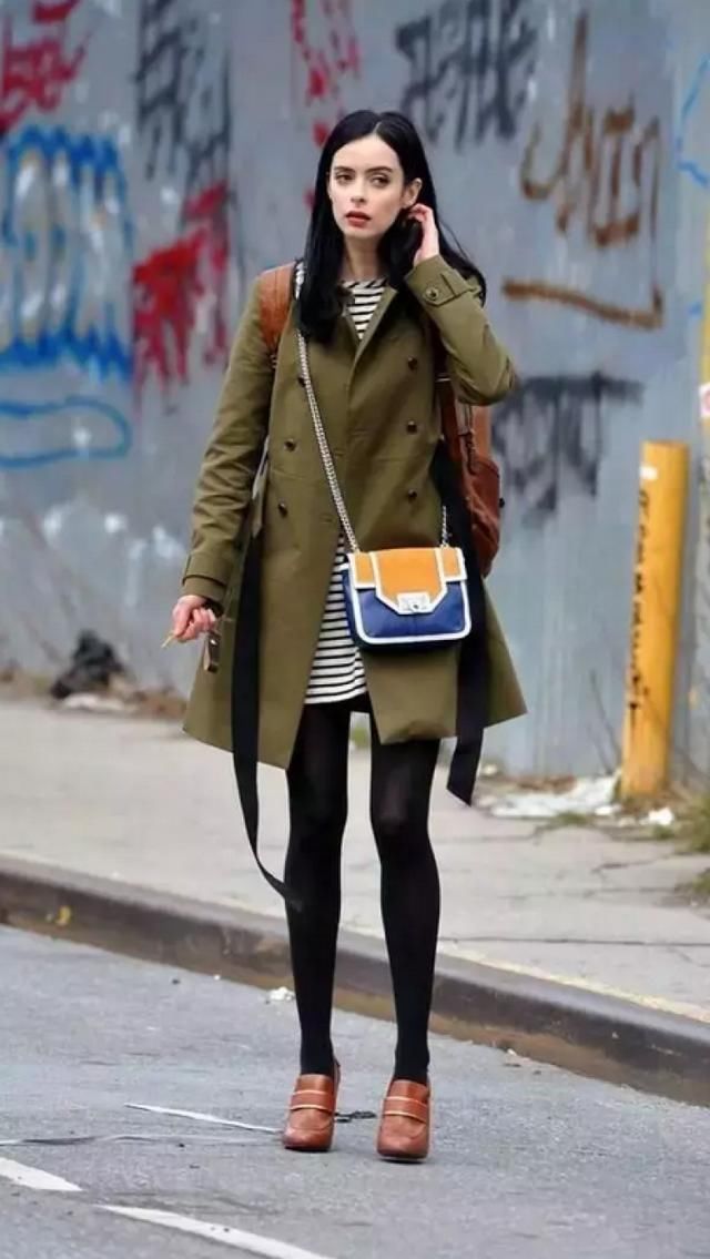 黑丝组团出没，请前方准备打怪