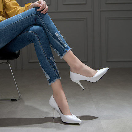 聪明女人都爱穿这几双高跟鞋,兼具舒适与性感,散发魅惑女人味儿