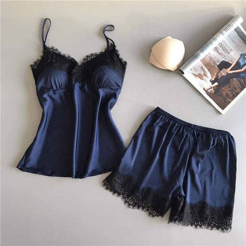 难怪老婆不穿居家服，这样的“颜值”睡衣，性感优雅，1秒迷倒我