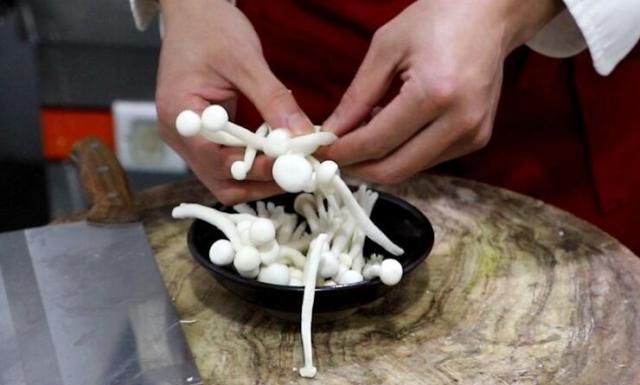 『下入猪肚』猪肚怎么做才好吃?大厨教你一种做法,好吃又下饭,一上桌就抢光