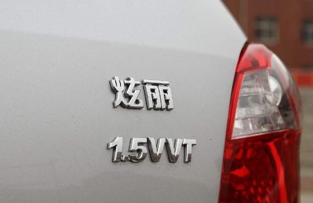  [增压发动机]汽车知识普及：车尾哪些字母都代表啥意思？看完后就能当老司机