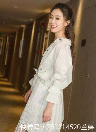 当140斤贾玲和90斤的张小斐同穿裙子, 网友: 看完瞬间不想减肥了