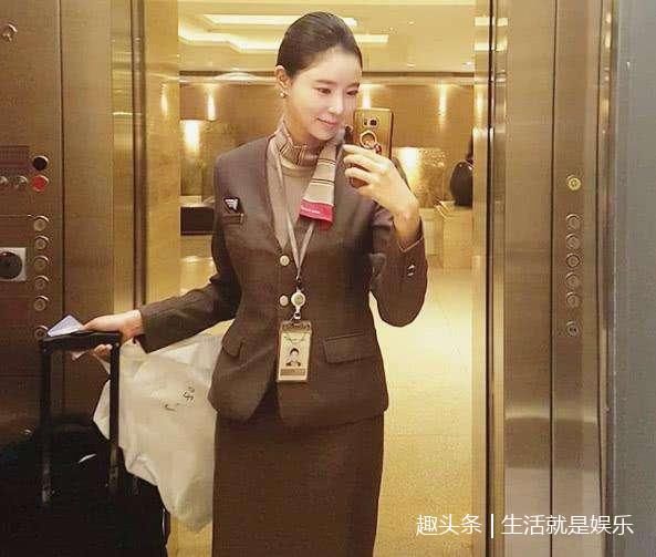 近30岁空姐, 依旧保持令人羡慕的身材, 网友纷纷求“艳遇”