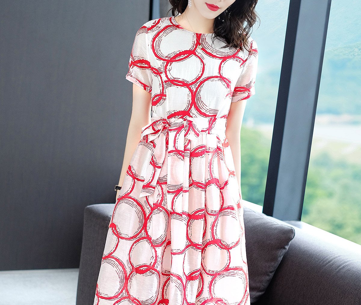 中国造“A字裙”火爆来袭，穿着和老公去度假，便宜美的仙女一样