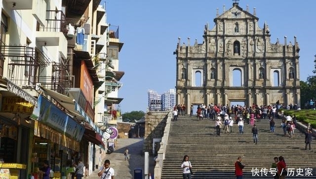 正值澳门回归20周年,来澳门吧!两岸烟花齐绽放,轻轨免费坐!