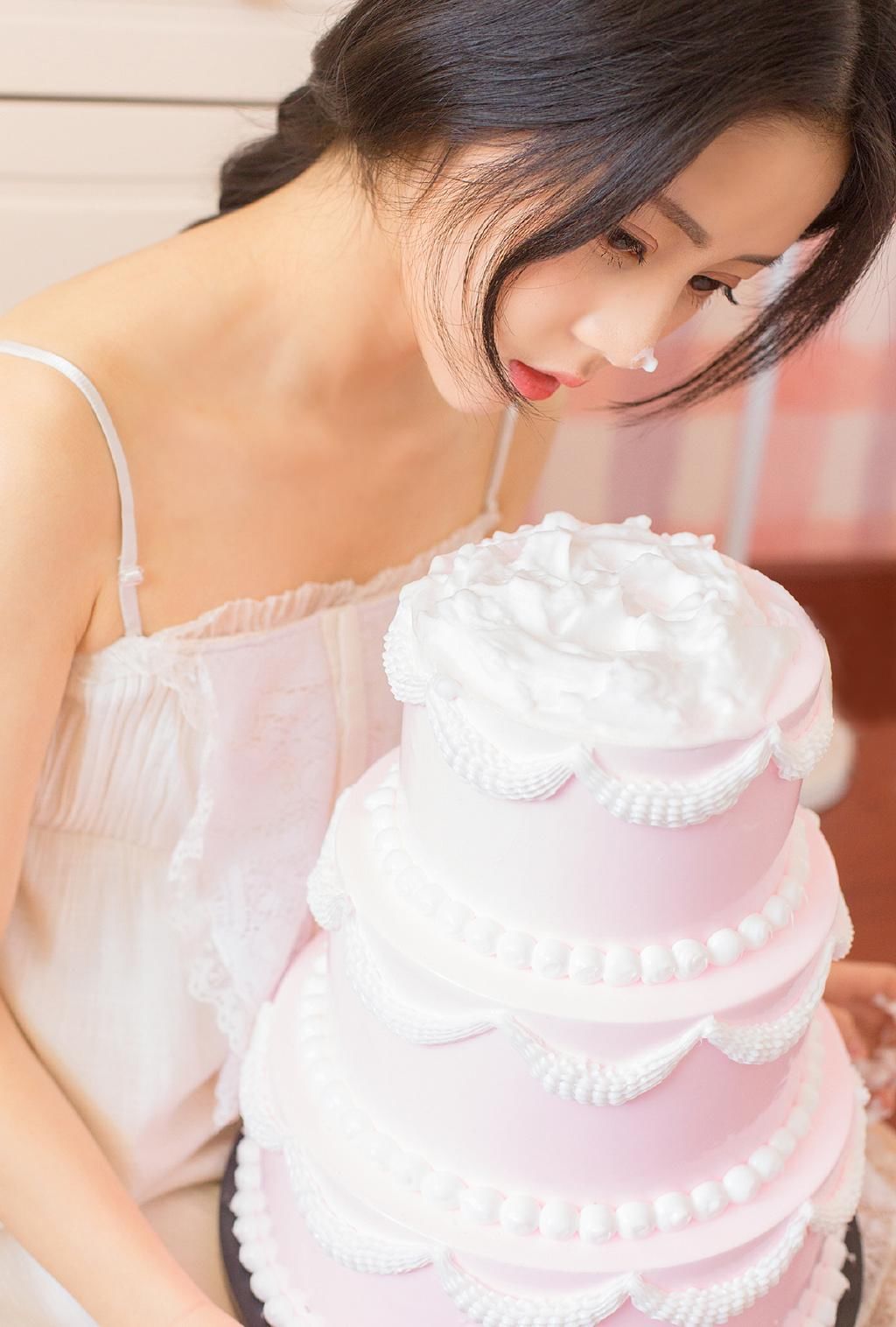 性感美女吊带美腿私房写真图片