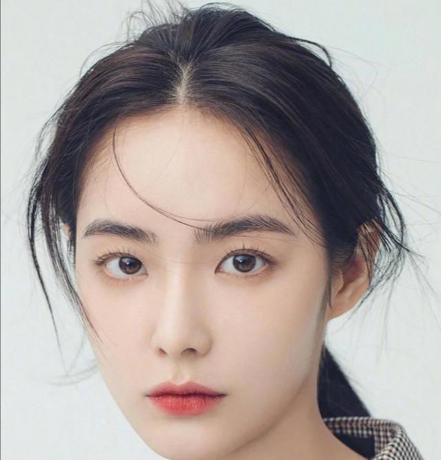  「上手」“小五官扁平脸”女孩如何自救?三种方式打造少女感,简单易上手