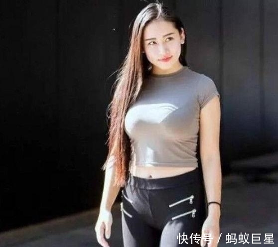  『优雅』优雅时尚的街拍美女彰显女人味，每一时刻都事时尚瞬间