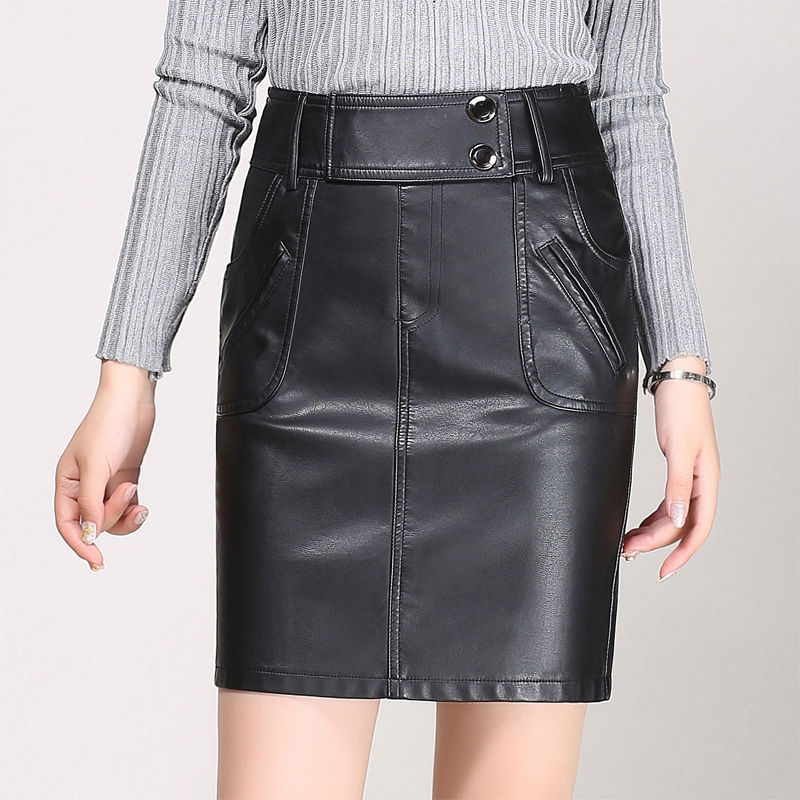 别再穿短裤了，今秋主打半身裙，藏肉又有型，真不简单