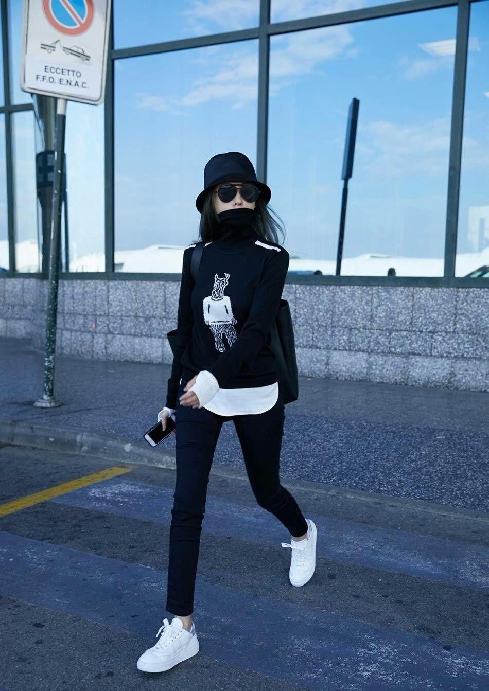 真受不了张天爱如今的风格，剪了齐刘海完全就是“网红”的画风!