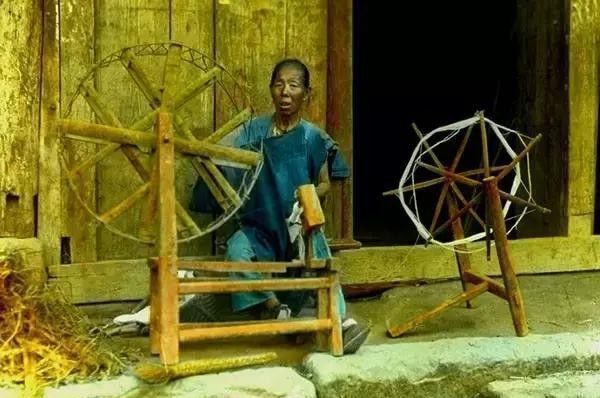 珍贵老照片再现1917年的四川社会:图一为龙头桥，图六为抽烟道长